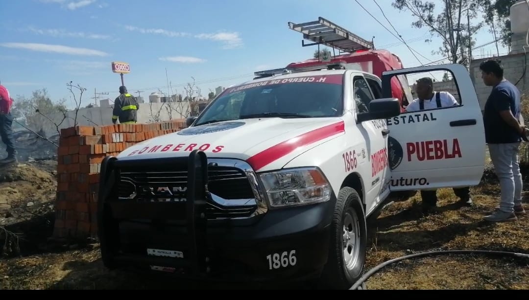 Causa pánico incendió en Cuautlancingo que termina con una vivienda en su totalidad