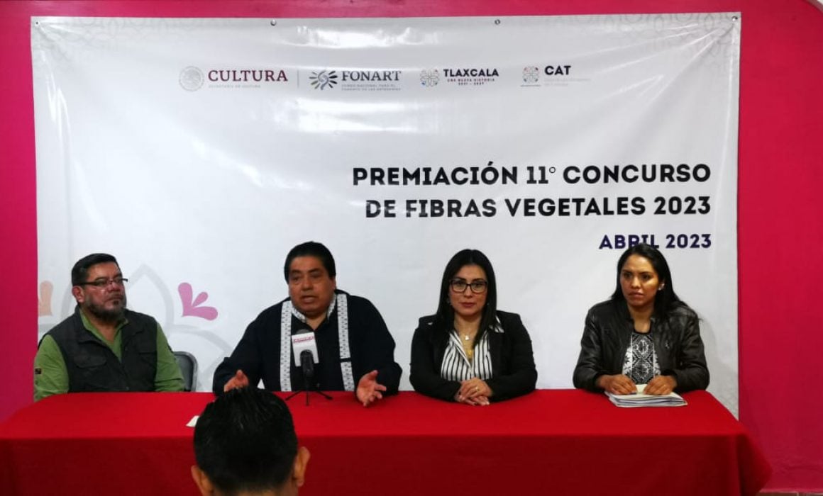 Premian a ganadores del concurso estatal de fibras vegetales 2023