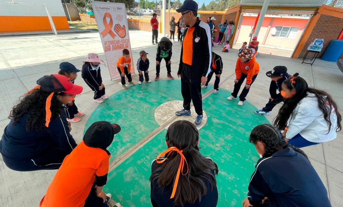 Participan niñas y niños de Españita en la conmemoración del Día naranja
