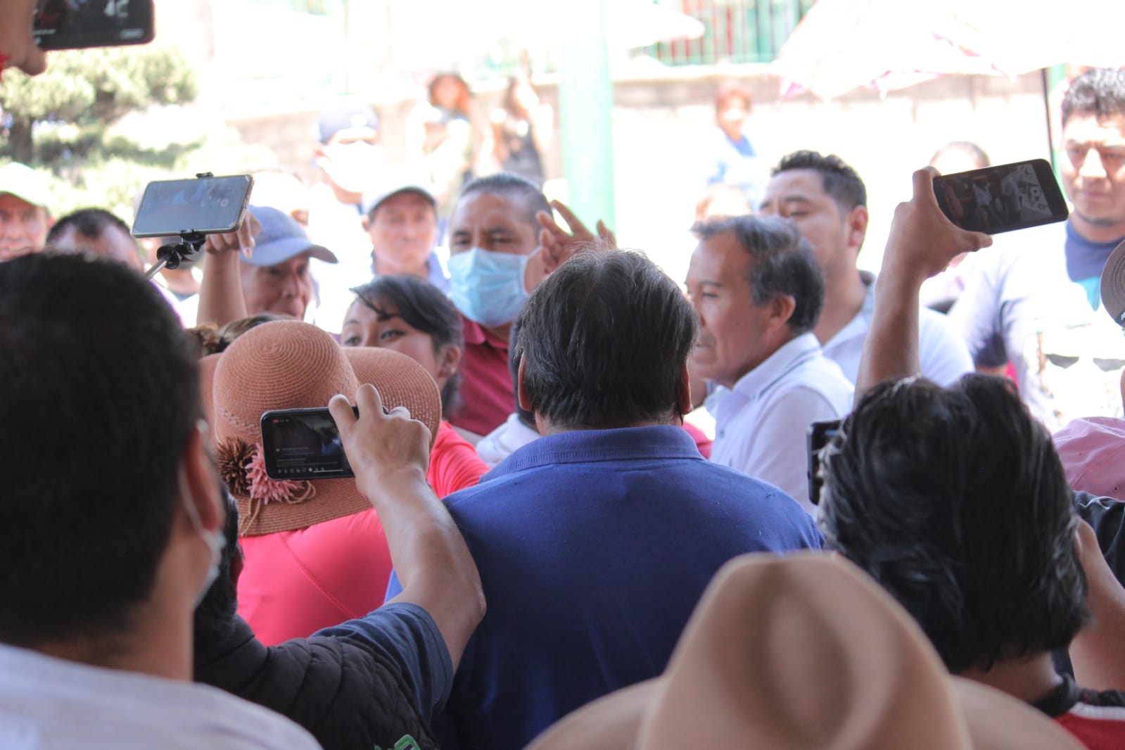 Desconocen en Zacatelco a fiscal de Iglesia: lo corren del recinto