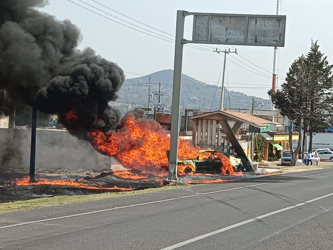 Vehículo con huachicol se incendia y muere un hombre calcinado en la Tlaxco-Apizaco