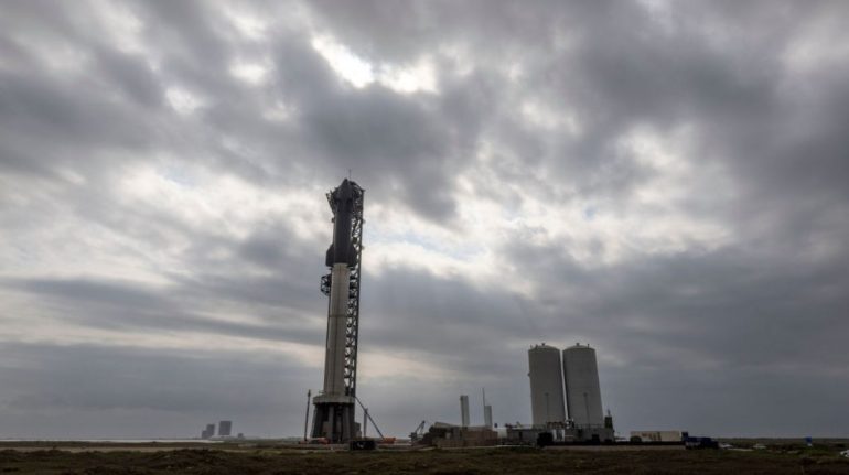 Starship, el cohete gigante de Elon Musk, estalla en el aire poco después de despegar 