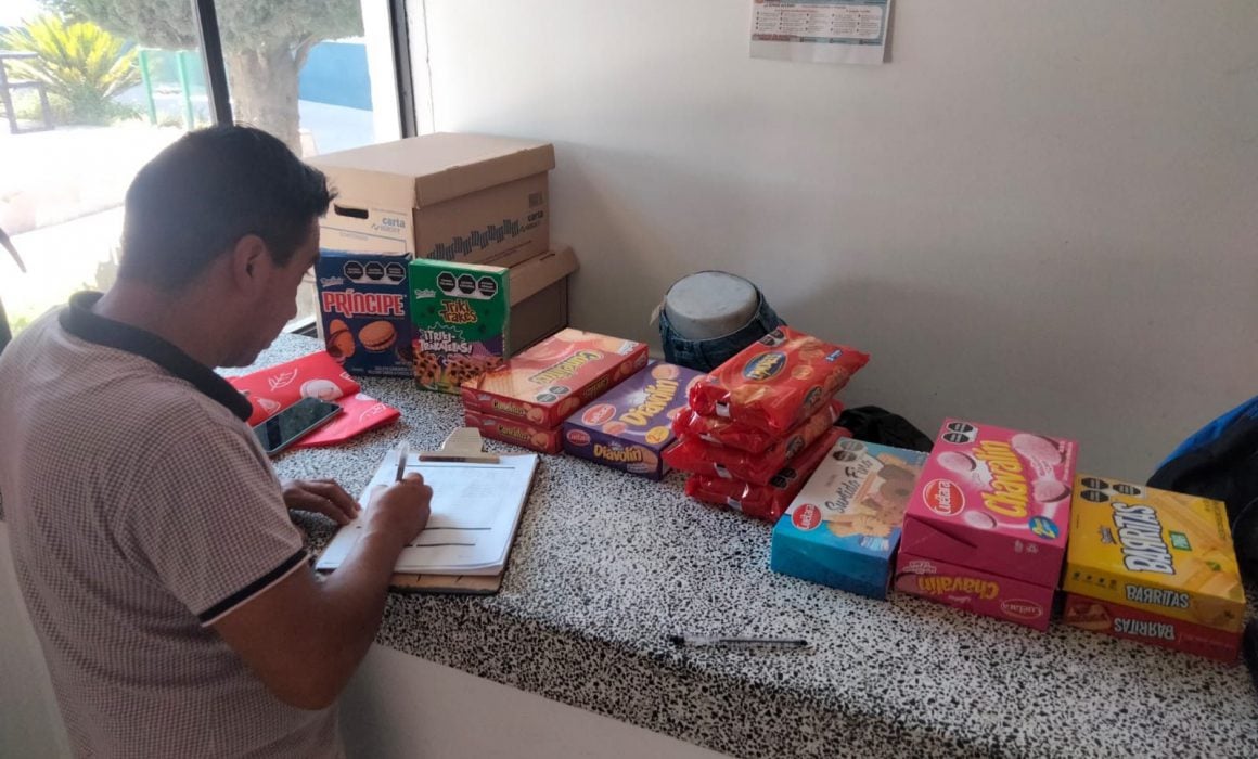 Asegura policía de Huamantla a fardera en tienda de autoservicio