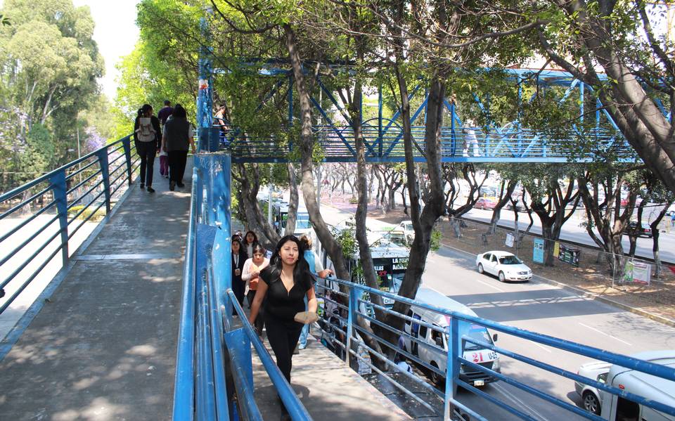 Retirarán puente peatonal en Plaza Dorada con motivo del Día Mundial del Peatón