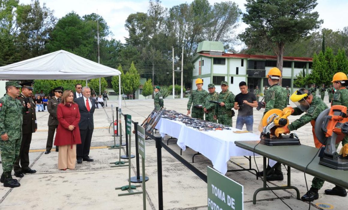 Encabeza Lorena Cuéllar Ceremonia de destrucción de armamento en la Sedena