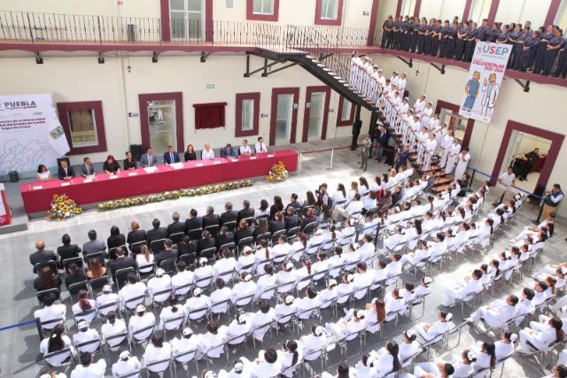 Entrega Sergio Céspedes rehabilitación de Universidad de la Salud