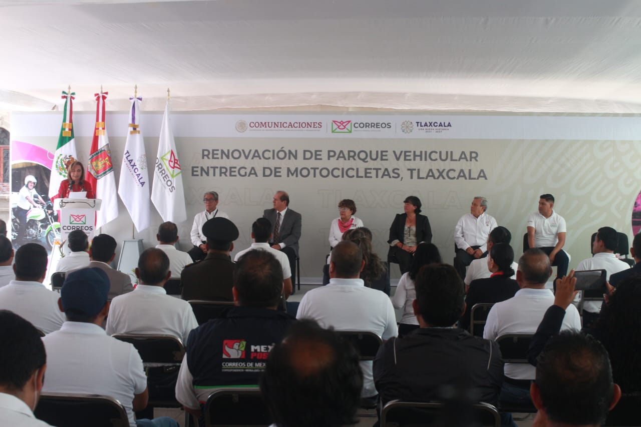 Entregan 13 motocicletas a Correos de México en Tlaxcala