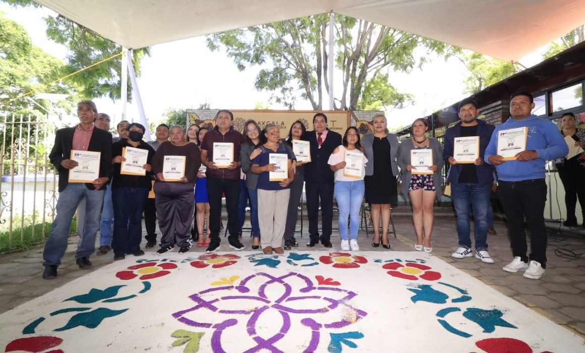 Premian a ganadores de Concurso Estatal de Madera Tallada 2023