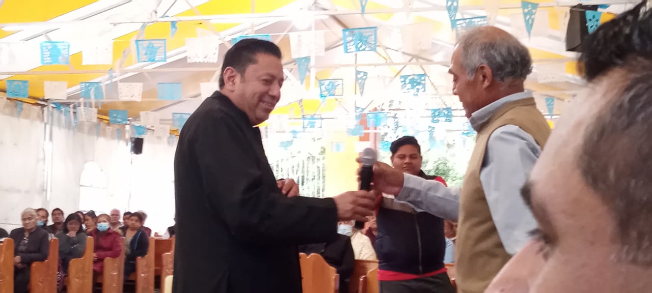 Se va de la iglesia de Tepeyanco padre que ofició misa en presunto estado de ebriedad