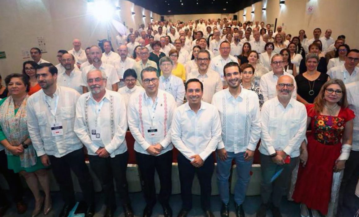 Participa rector de la UATX en encuentro nacional en Yucatán
