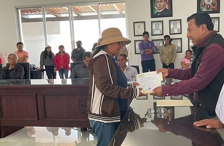 Gerardo Sánchez entrega Constancias de Posesión para el Acceso a Programas de Impulso al Campo Poblano