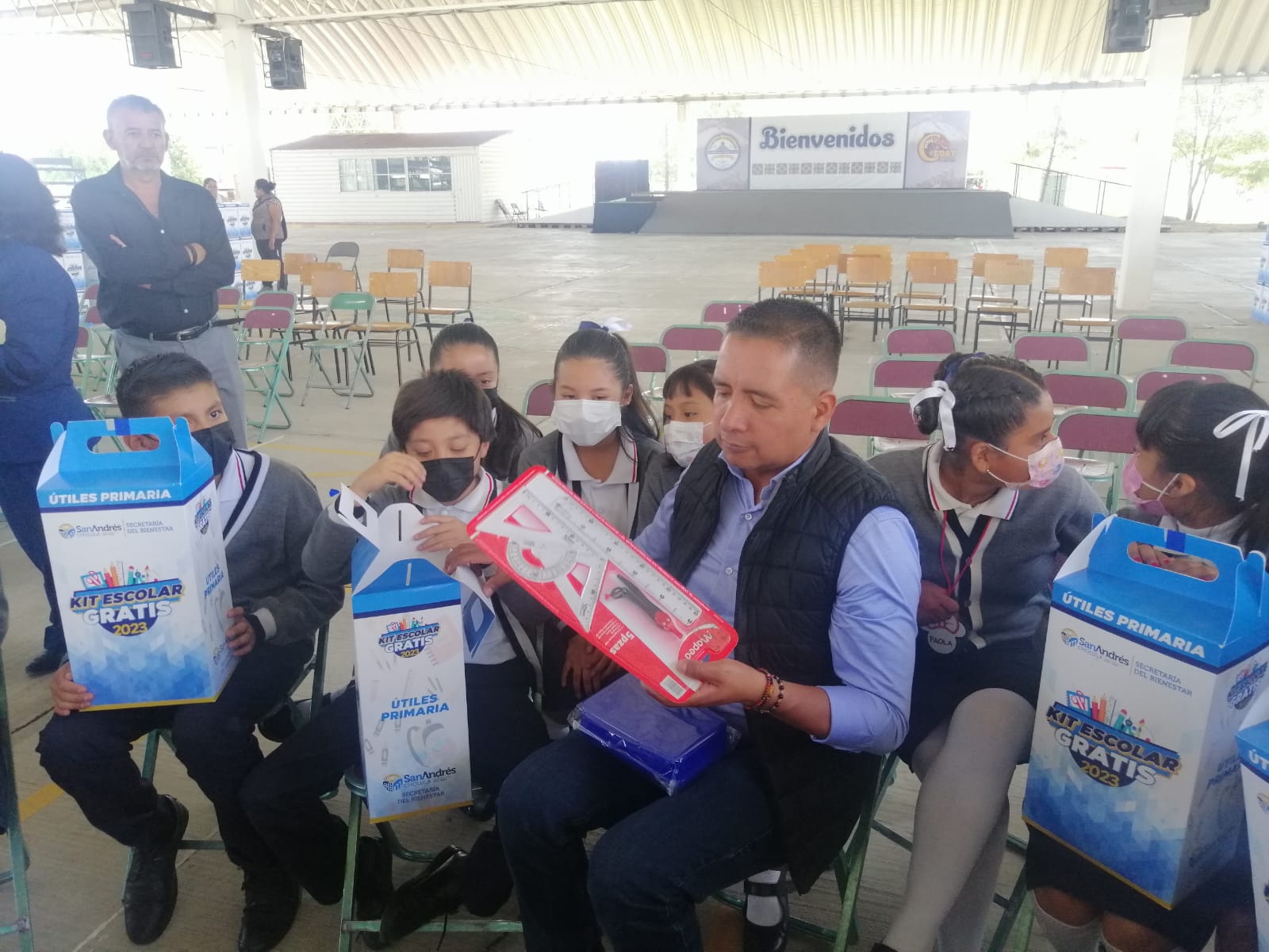 San Andrés Cholula ayuda a la economía familiar con entrega de 14 mil kits a escolares de escuelas públicas