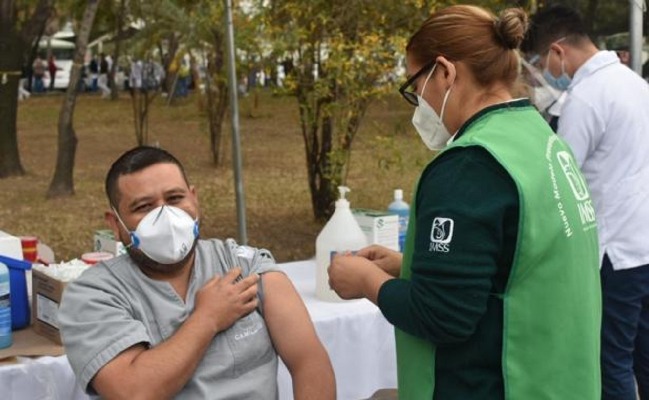 Descarta gobernador decretar uso obligatorio de cubrebocas en Puebla