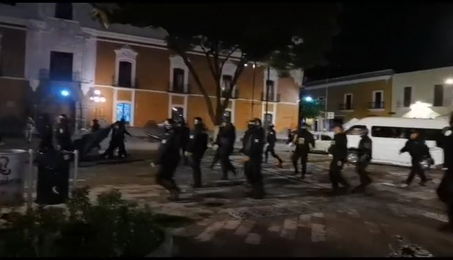 Violento desalojo de manifestantes en Tlaxcala es nota nacional