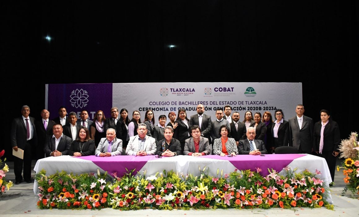 Egresan 4 mil estudiantes del subsistema Cobat