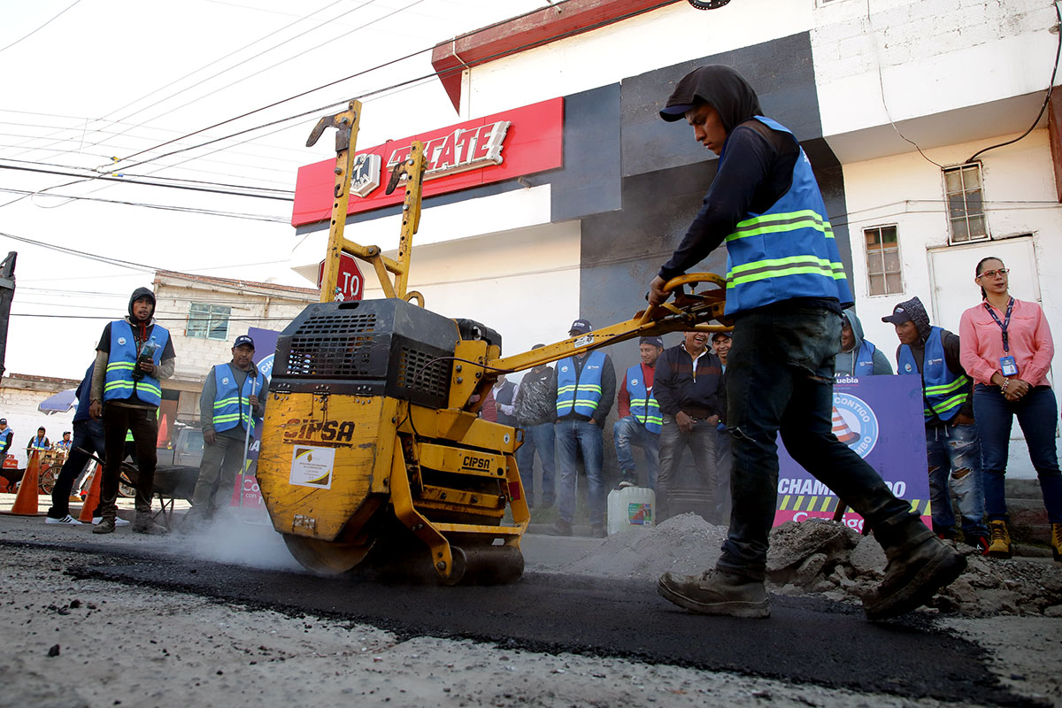 Ayuntamiento de Puebla reduce solicitudes de bacheo al tapar 160 mil baches en el municipio y anuncia rehabilitación de tres puentes