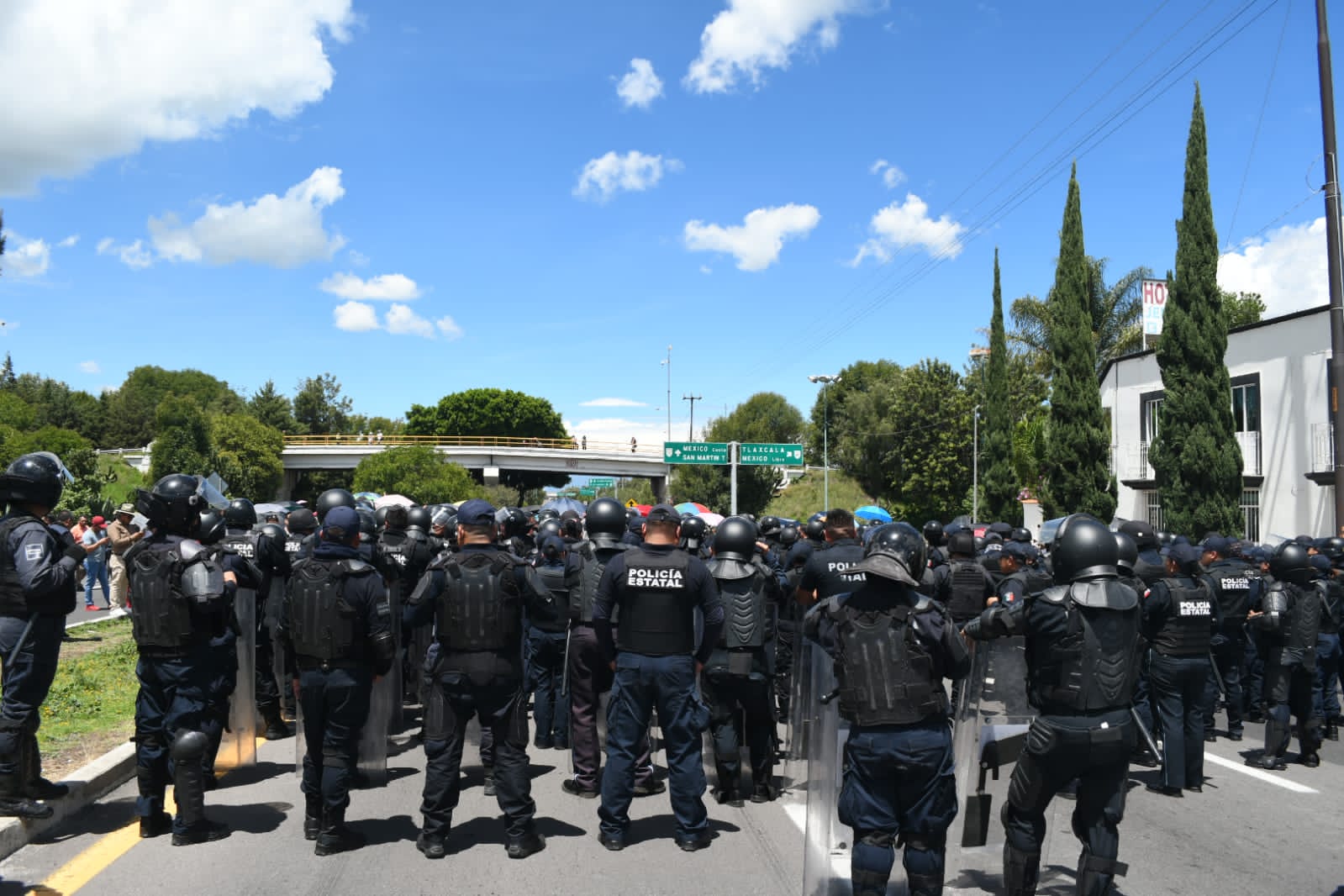Presentan iniciativa para condenar actos de represión contra sindicalizados