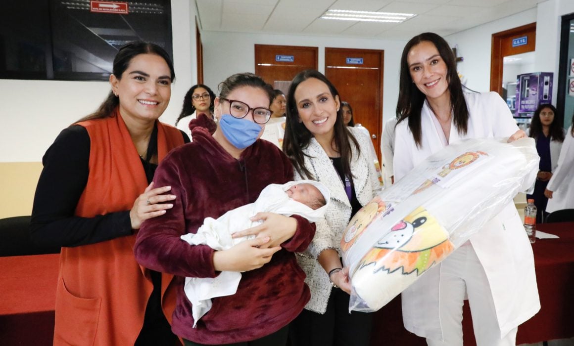 Entregó Sedif cunas a mamás gestantes para bebés de hasta 6 meses