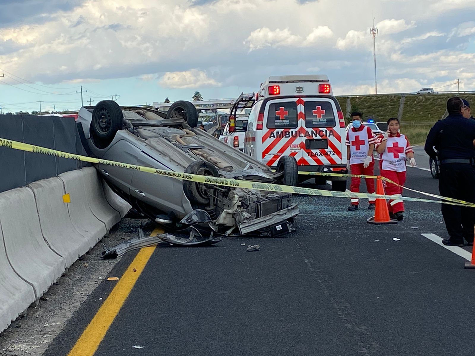 Mujer pierde el brazo tras aparatoso accidente en la México-Veracruz
