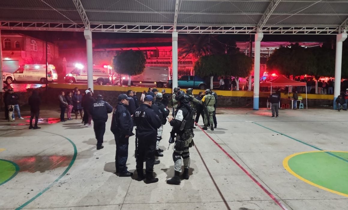 Autoridades atienden a lesionados por explosión en Tetlatlahuca