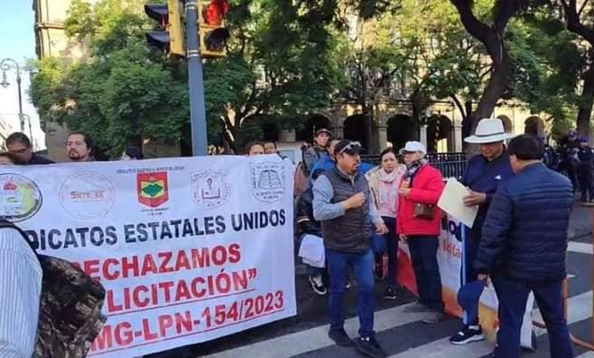 Sindicalizados toman las calles de CDMX, tratan de acceder a mañanera