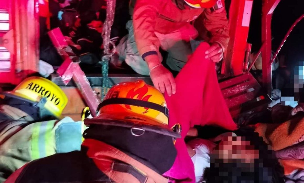 Accidente automovilístico en Españita deja 2 peregrinos prensados