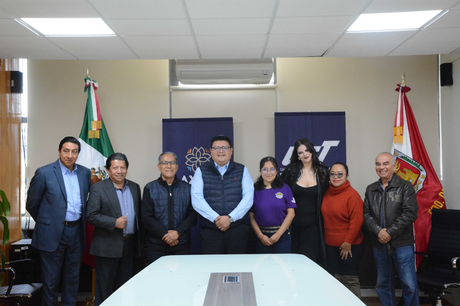 Gobierno del Estado reconoce a estudiante de la UTT