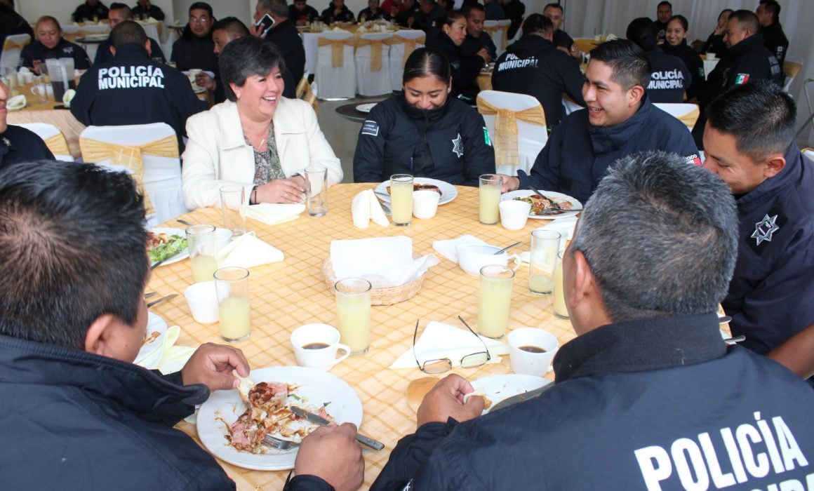 Reconoce Maribel Pérez Arenas labor de policías capitalinos