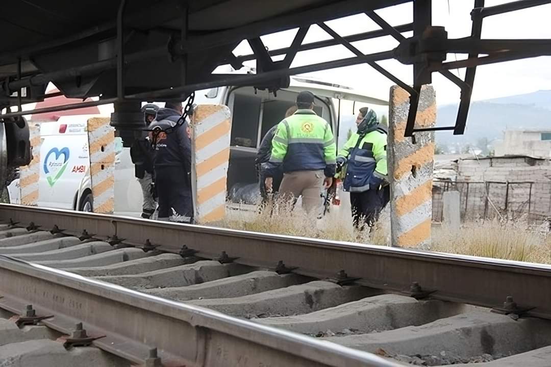 Abandonan cuerpo de presunto migrante debajo del tren en Apizaco 