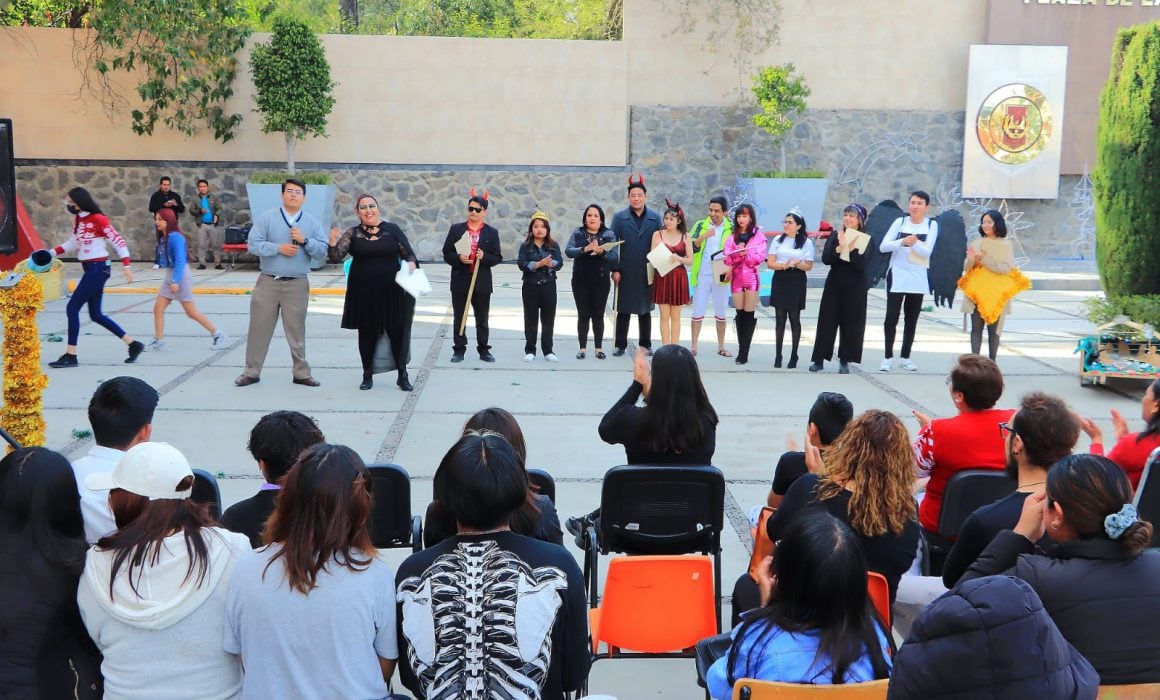 Realiza federación de estudiantes de la UATX festejo navideño