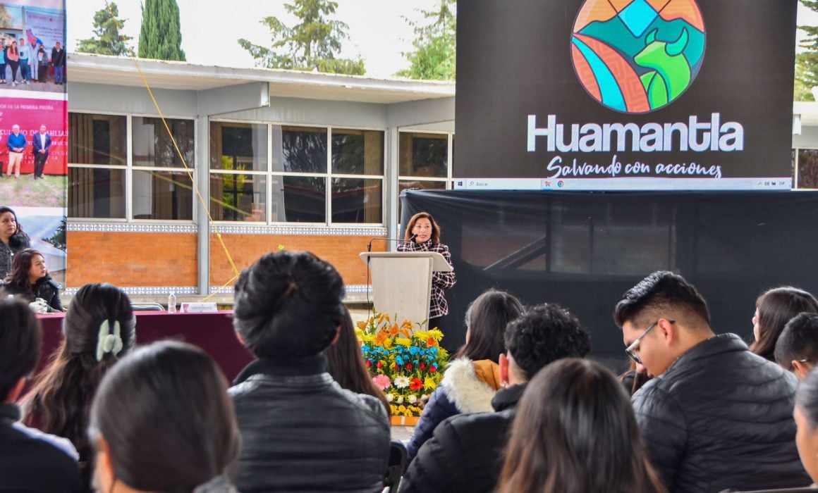 Inauguran invernadero automatizado para cultivo de Dalia en CBTIS 61