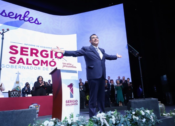 Sergio Salomón llama a la unidad en Puebla durante primer informe 