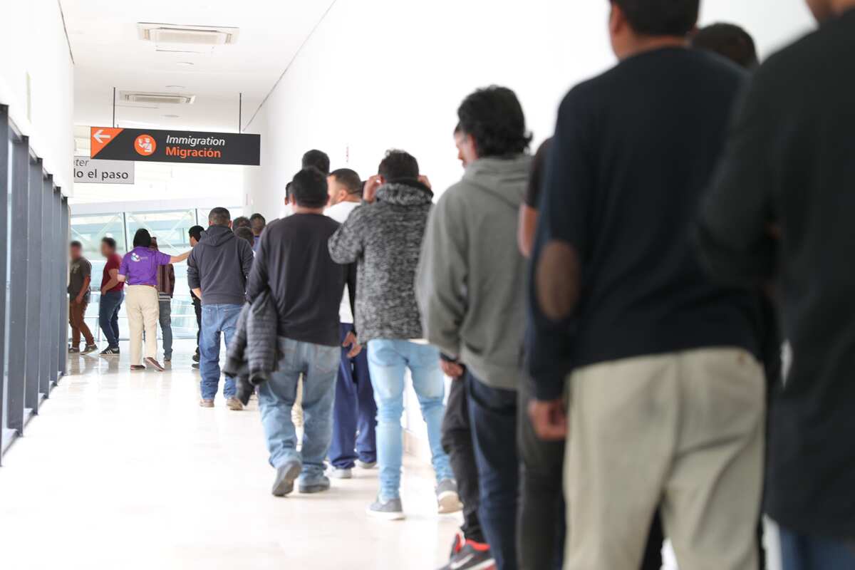 Devueltos mil 225 tlaxcaltecas desde EU por estancia irregular entre enero y octubre