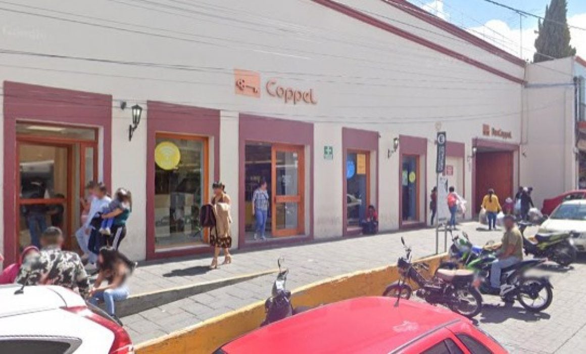 Detienen a 2 personas al intentar robar Coppel en Huamantla