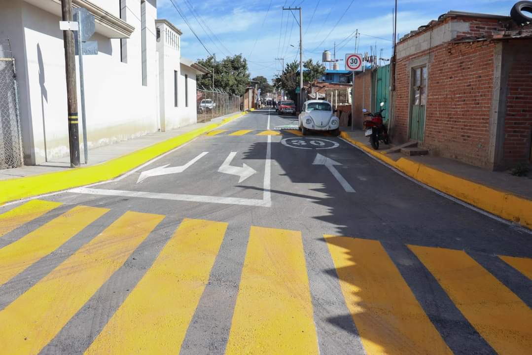 Paola Angon segunda calle en favor de los vecinos de Texintla