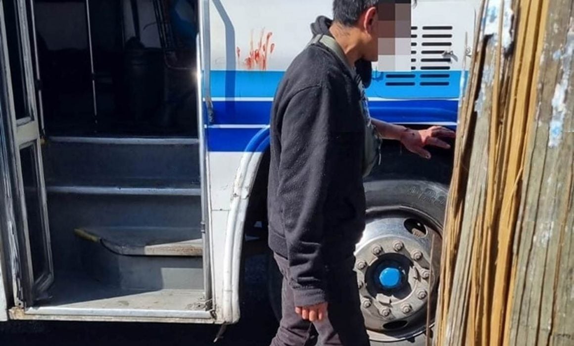 Asaltan con violencia autobús de Flecha Azul en Tlaltelulco