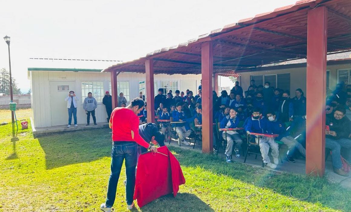Imparten talleres sobre tauromaquia