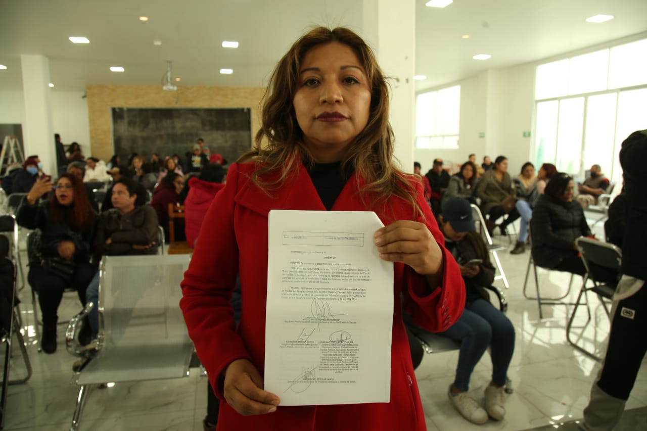 Es Karina Erazo nueva secretaria general del 7 de Mayo; entregan toma de nota