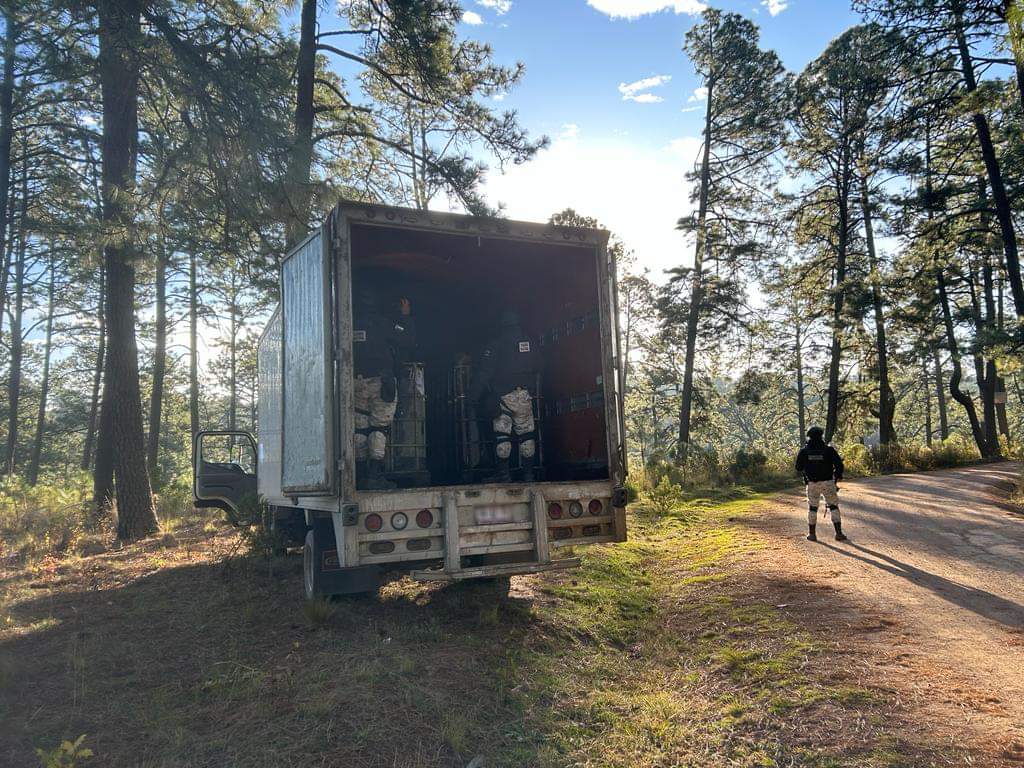 Guardia Nacional incauta más de 8 mil litros de "huachicol" en Nanacamilpa, Tlaxcala