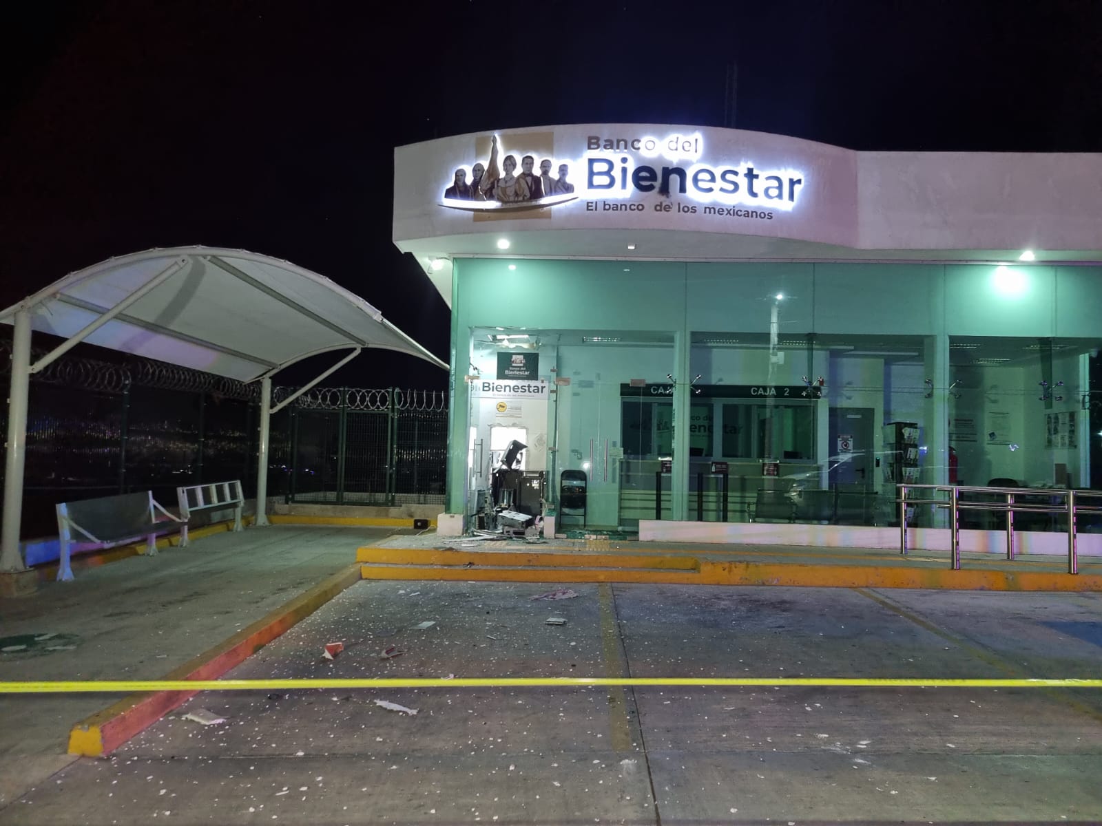 Detonan pila de auto e intentan robar cajero automático del Banco del Bienestar, en Españita