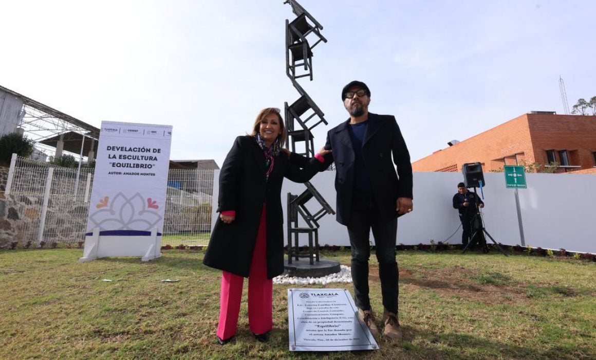 Develan autoridades escultura Equilibrio de Amador Montes