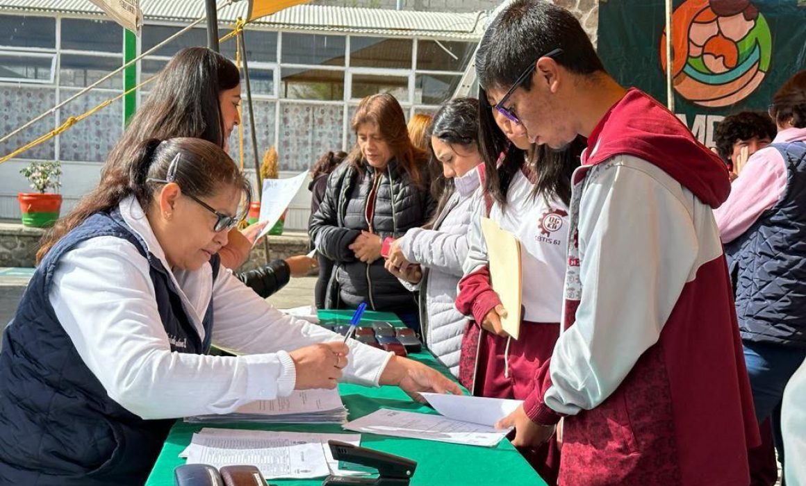 Contribuye Smdif Huamantla a mejorar la salud visual de estudiantes