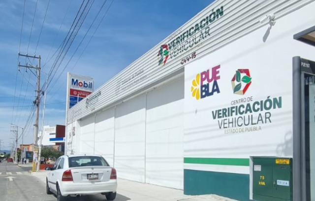 Ya hay denuncias por hologramas de verificación falsos en Puebla
