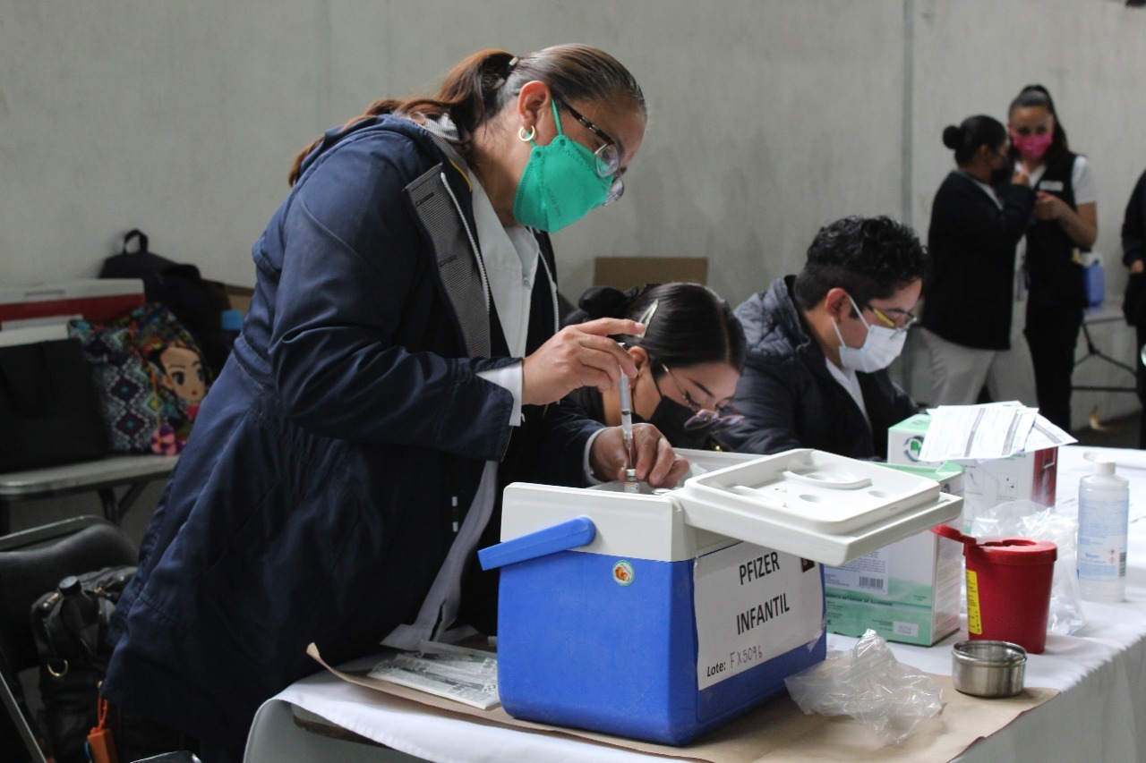  Llega vacuna contra covid-19 a 10 municipios de Tlaxcala
