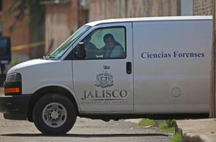 Captan balacera para ayudar a un policía al que hombres armados asesinaron en Jalisco (Vídeo)