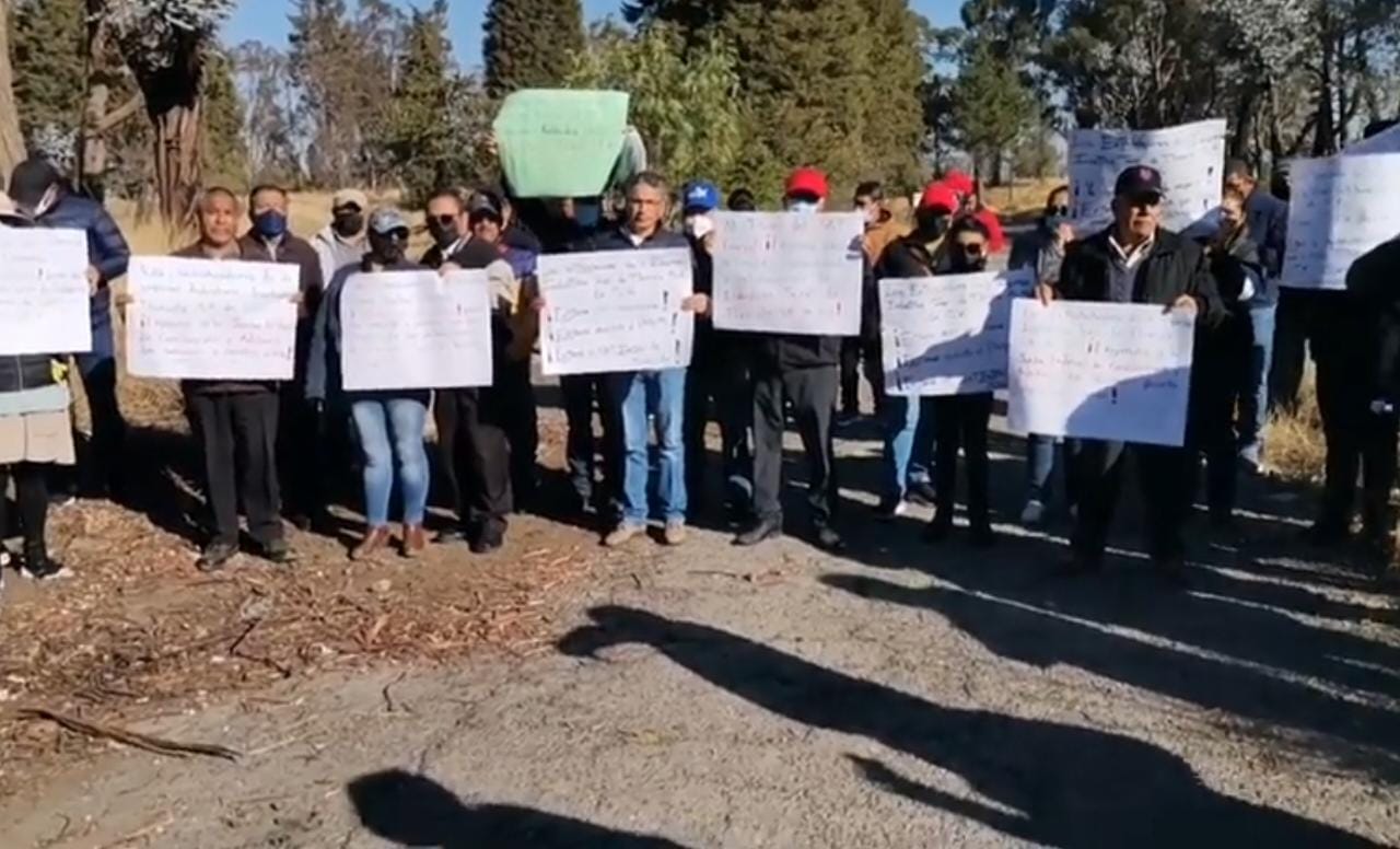 Indemnización o bloqueo, dan ultimátum extrabajadores de empresa Texel