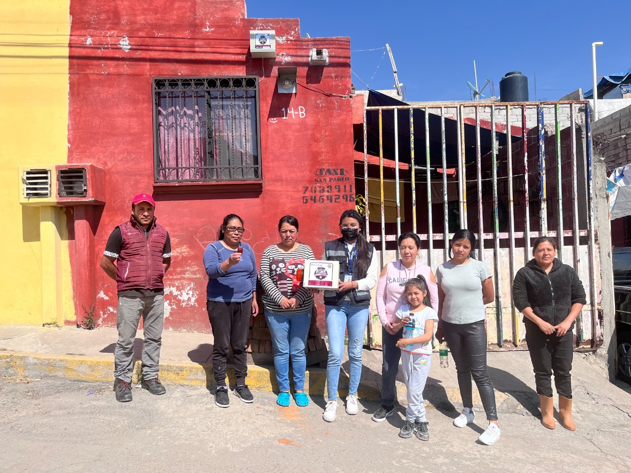 Vecinos de la colonia El Conde reciben alarma vecinal 