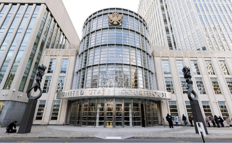 Fiscales presionan por selección del jurado y enfurecen a la juez en día 2 del juicio de García Luna