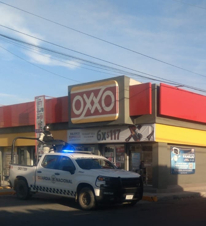 Sujetos armados se llevan la caja fuerte de OXXO en Nativitas 