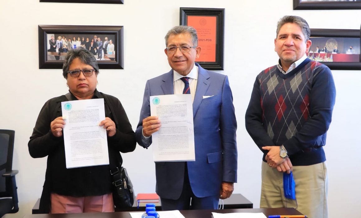 Firman UATX y STEIESET contrato colectivo de trabajo